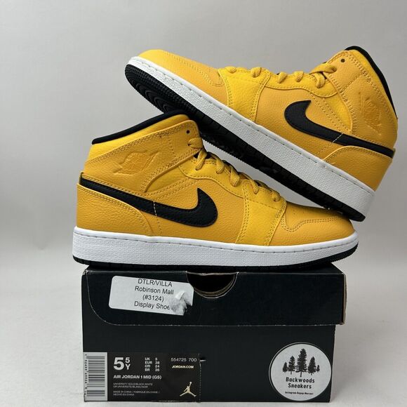 Nike Shoes Air Jordan 1 Mid GS “University Gold” 2023